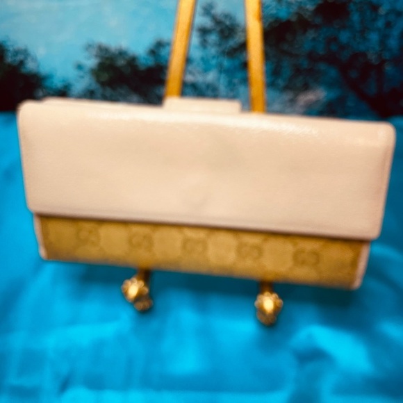 Gucci Gold and Cream Full Wallet with Signature GG Monogram VGC - Picture 4 of 15